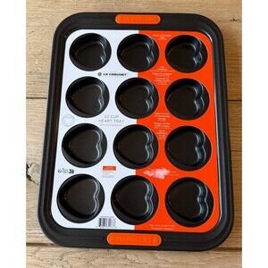 Le Creuset Toughened Non-Stick 12 Cup Heart Muffin Pan Tray NEW